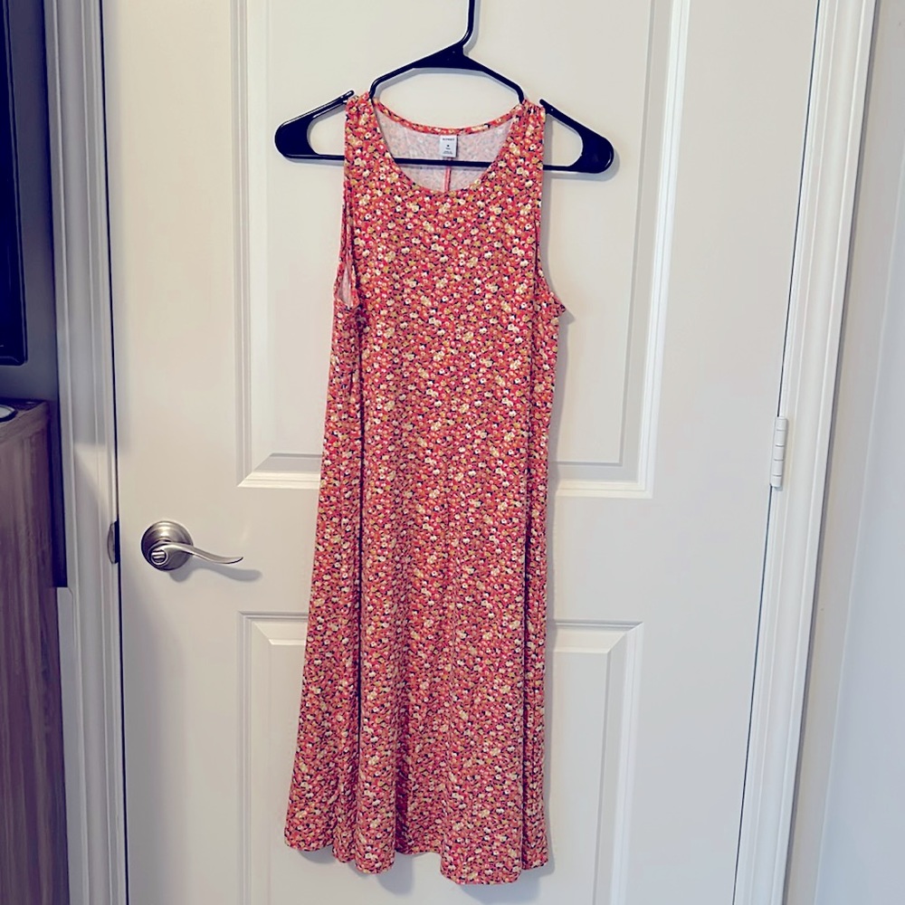 Old Navy size MTall jersey floral straight then flowing dress.  Coral color.
